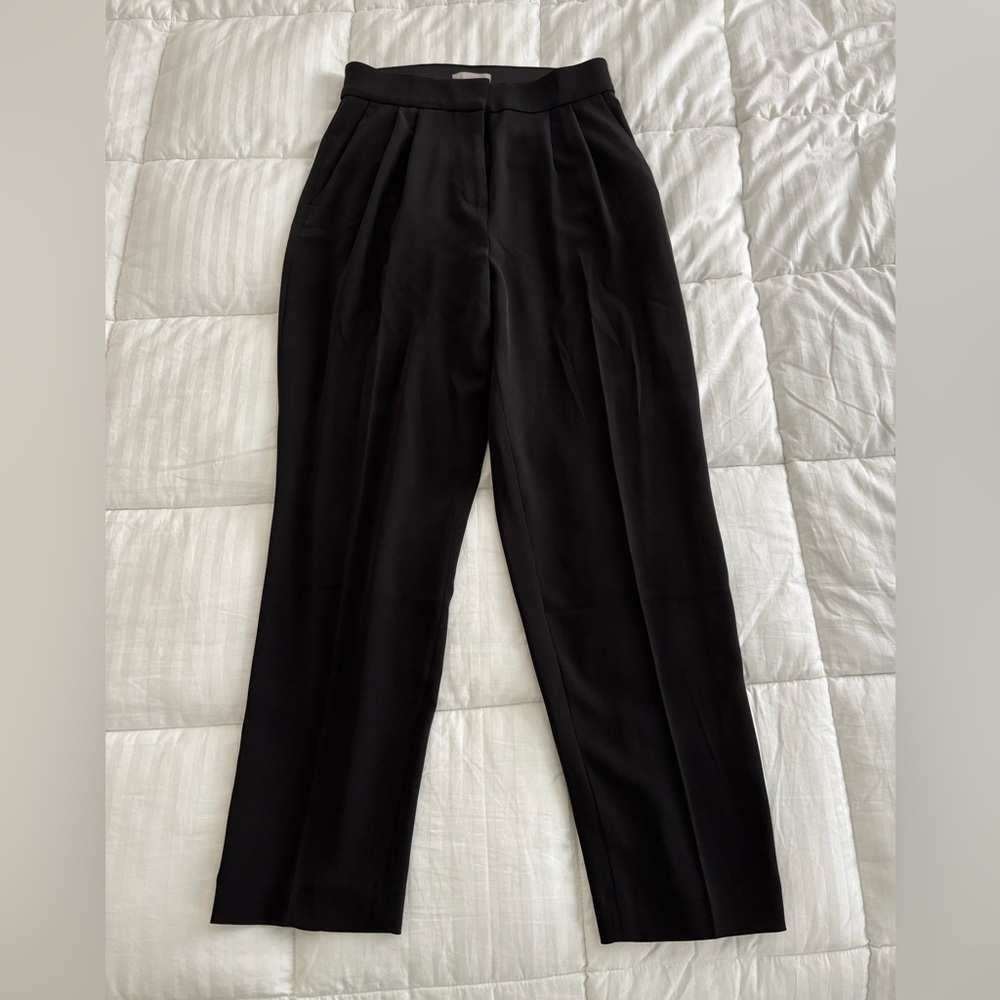 H&M Women’s size 4 Black Pleated Flowy Trousers
